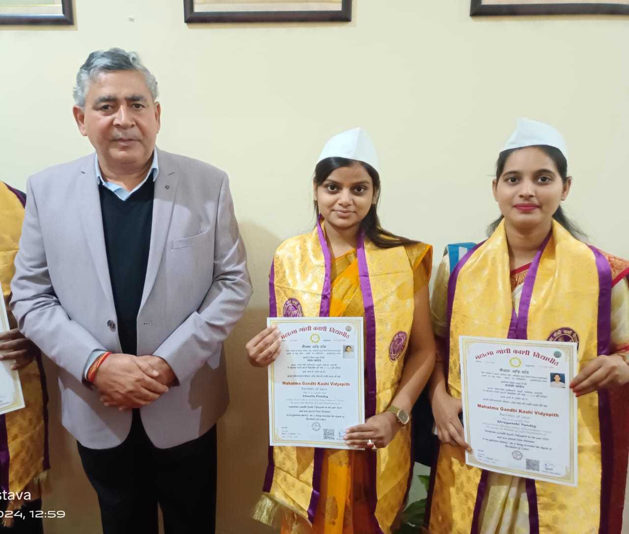 TOPPER STUDENT